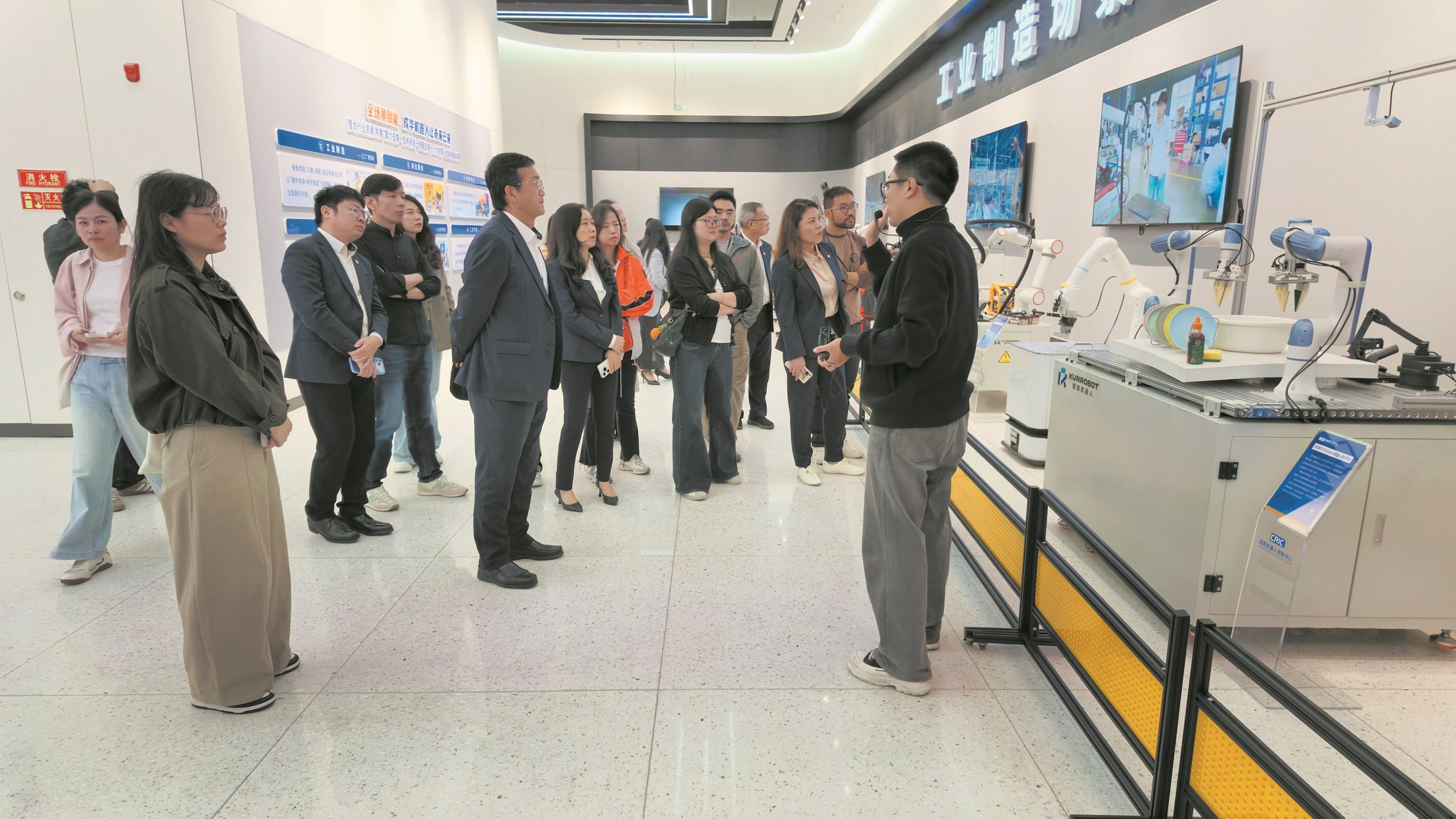 前三季度成都工业投资增长8.9%，高技术服务业投资增长13.5%